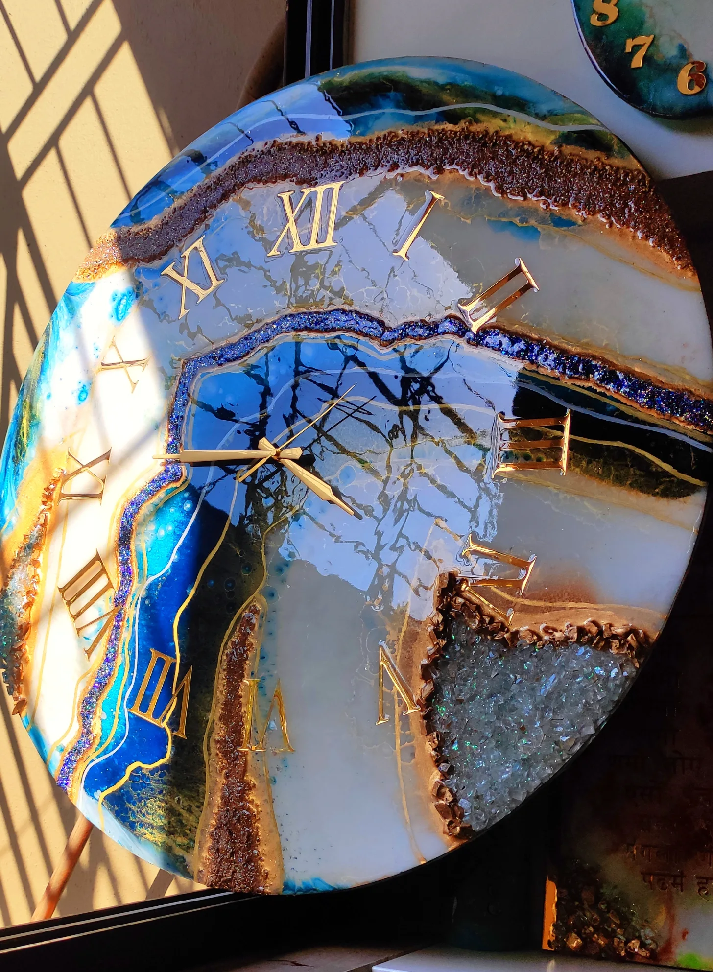 RangDe Arts Premium Resin Wall Clock — Geode Art Luxury Home Decor Made in India